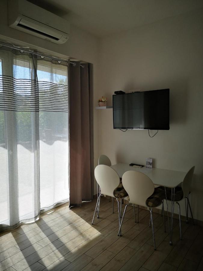 Appartma Katja Gabrovica pri Črnem Kalu Exterior foto