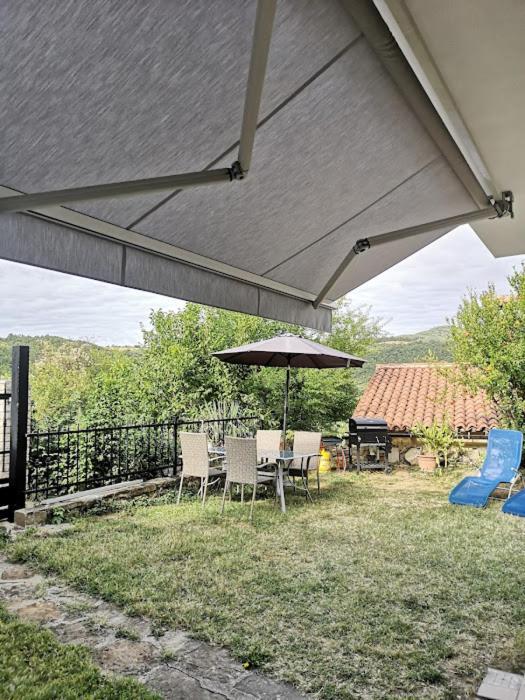 Appartma Katja Gabrovica pri Črnem Kalu Exterior foto