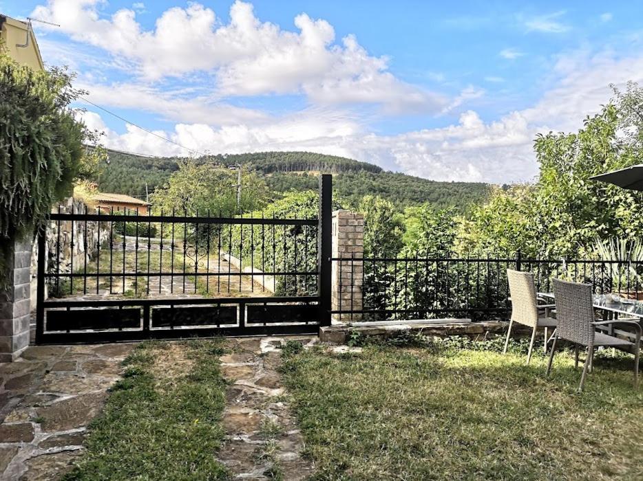 Appartma Katja Gabrovica pri Črnem Kalu Exterior foto