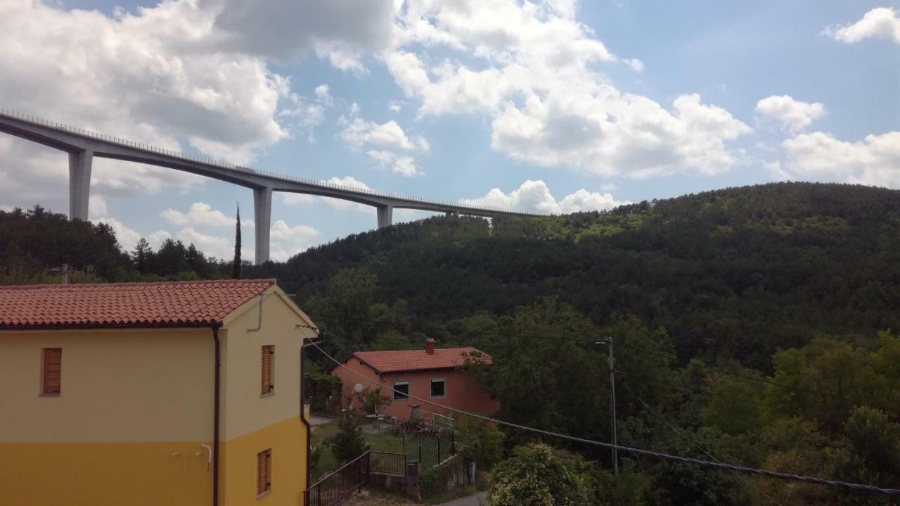 Appartma Katja Gabrovica pri Črnem Kalu Exterior foto
